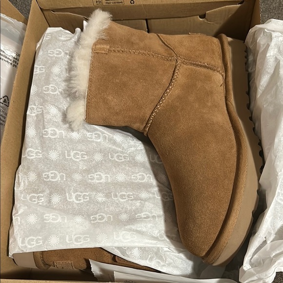 UGG - Mini Bailey Logo Strap Suede Boots - Size 8 - Picture 2 of 5